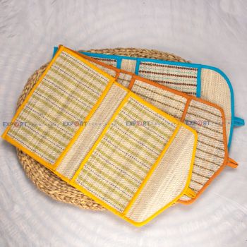 Two pocket wall hanger 