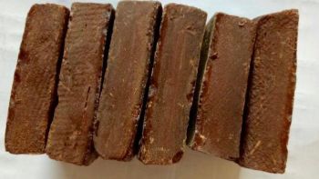 Machine Made Double Filtered Desi Kattha Biscuits. 