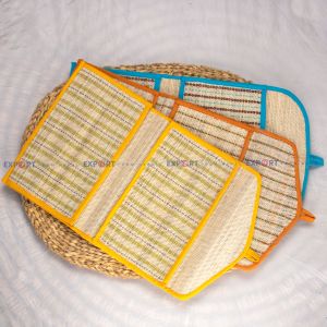 Two pocket wall hanger 